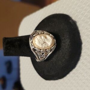 Cameo ring size 8